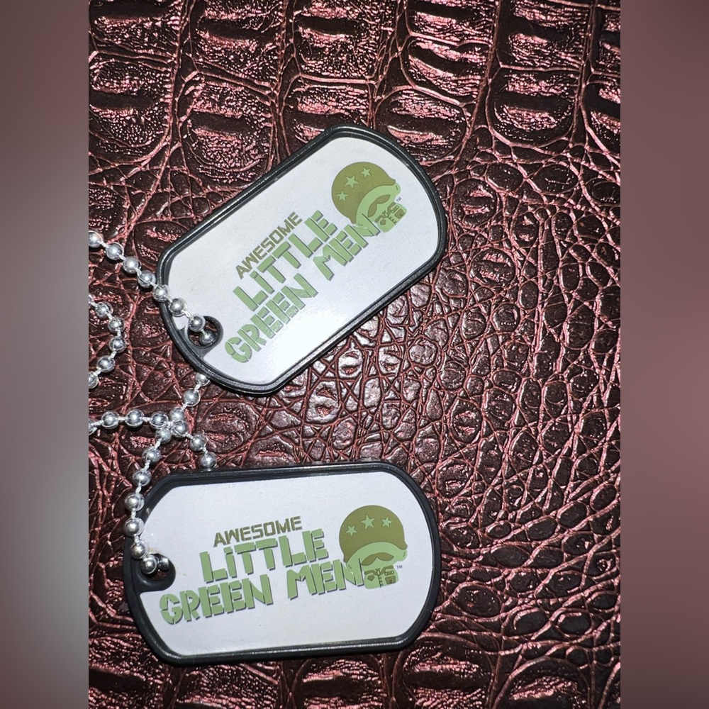 Awesome little green men dog tags dogtag necklace NWOT